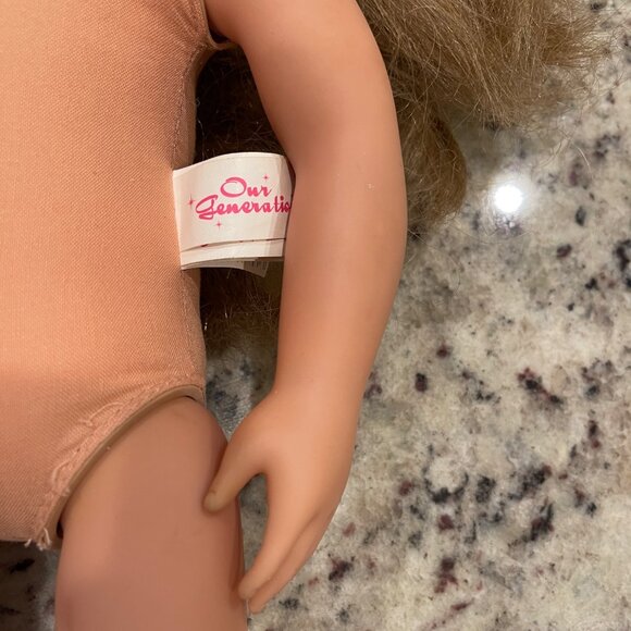 Our Generations 18" Blonde Doll by Battat Articulating Limbs - Picture 4 of 13